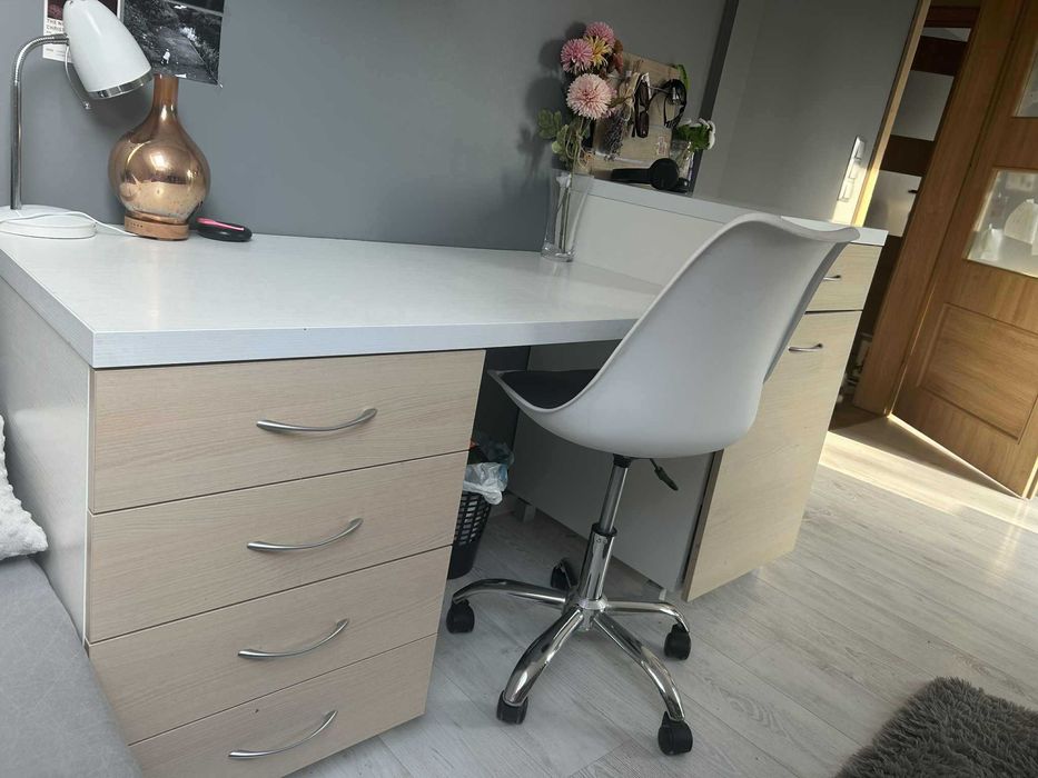 Biurko duże, solidne + krzesło