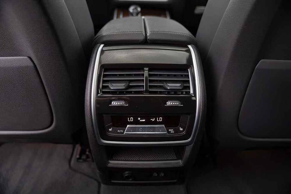 BMW X7      2021