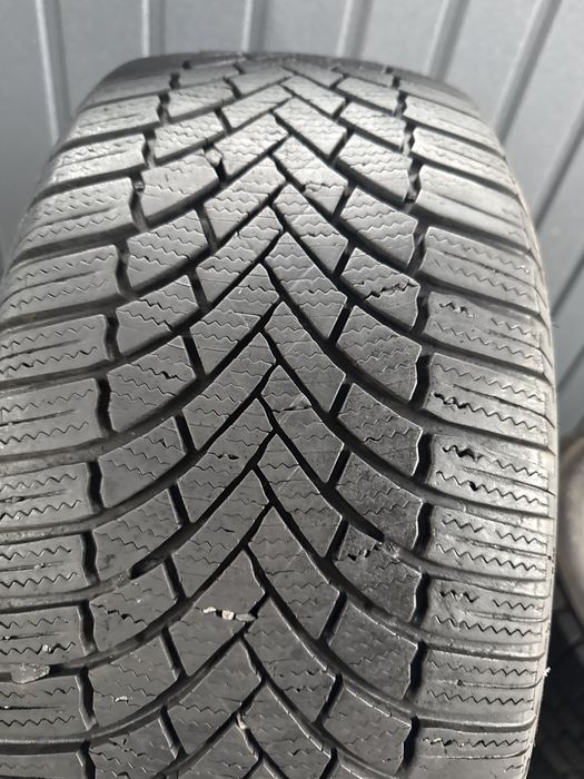 Шини резина 225/45/17 r17 Bridgestone пара зимні