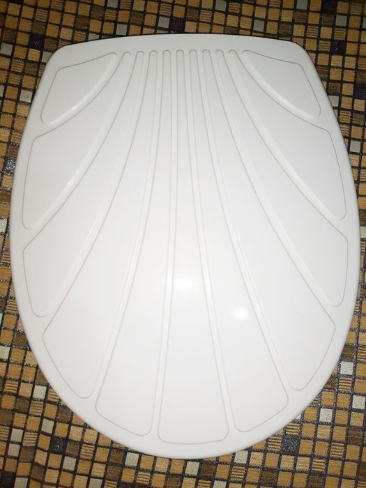 Крышка унитаза, без ободка. НОВАЯ