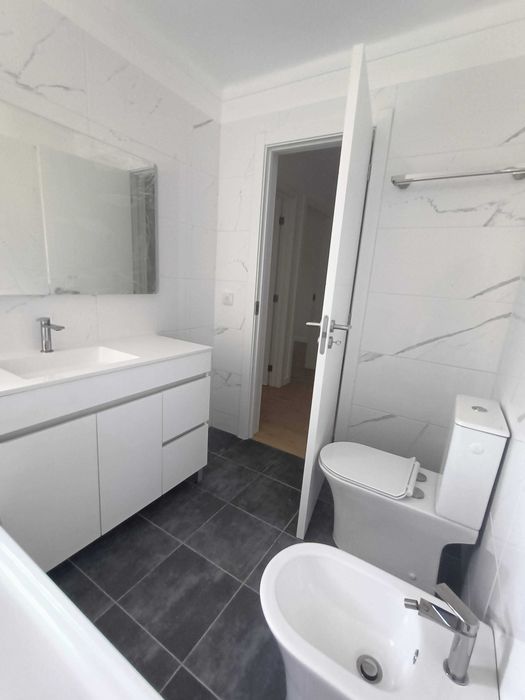 T2 Totalmente Remodelado| Urb.Quinta das Flores - Sto António Cavaleiros | Lisboa