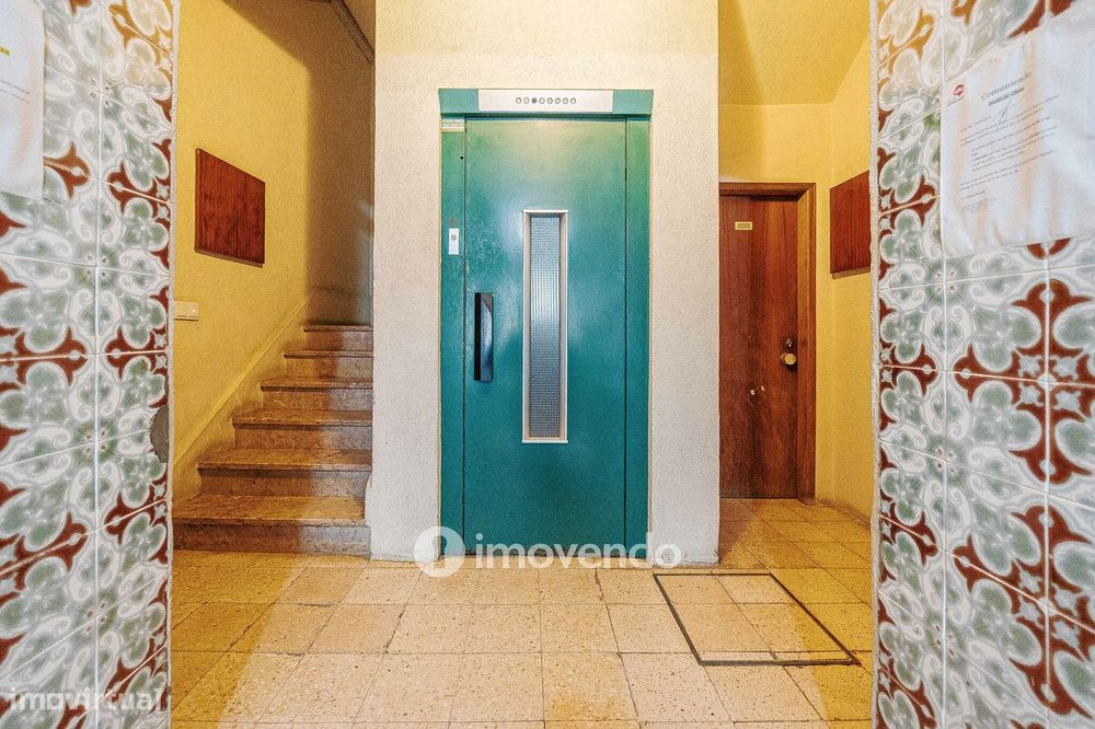 Apartamento T1 totalmente renovado, com varanda, na Sobreda