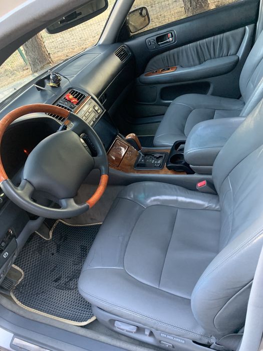 Lexus LS 400 1999рік