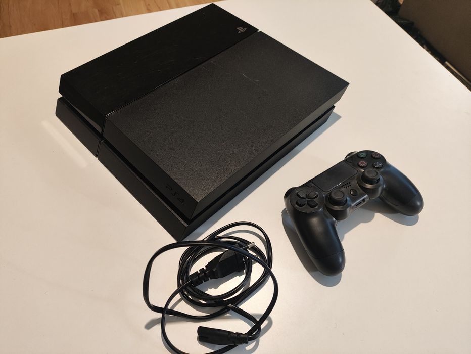 Konsola PlayStation 4 PS4 500GB + kabel zasilający+ pad bezprzewodowy