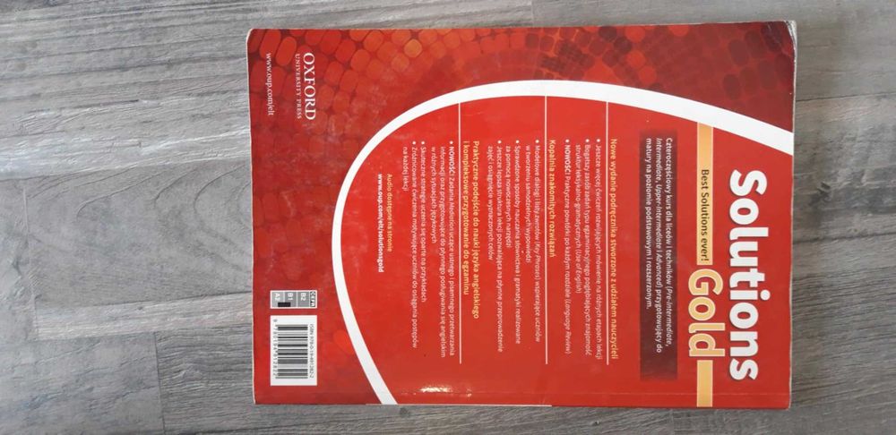 Podręcznik "solutions gold pre-intermediate"