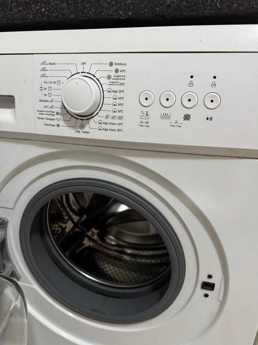 Máquina de lavar Kunft 6 kg KWM5315