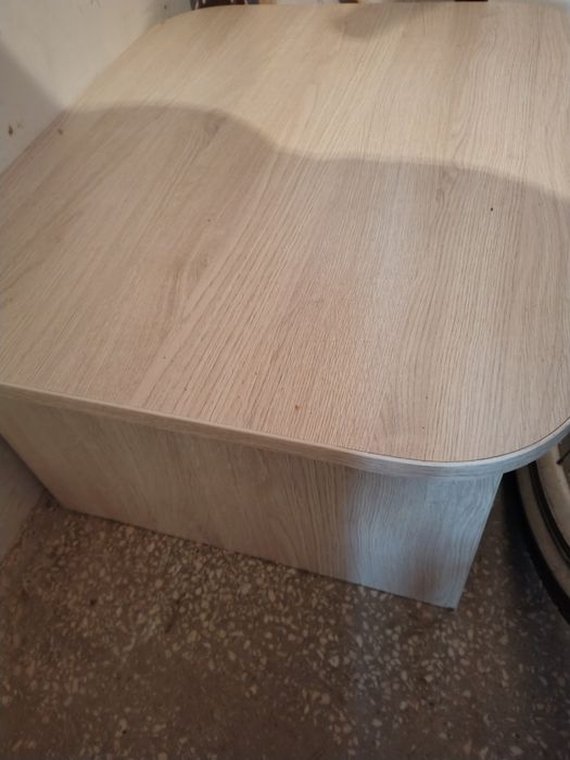 Stoliczek z półką