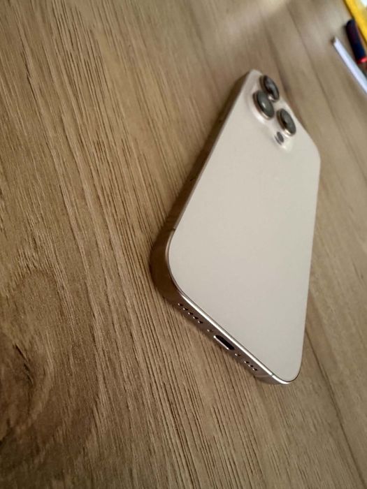 Iphone 16 pro zloty