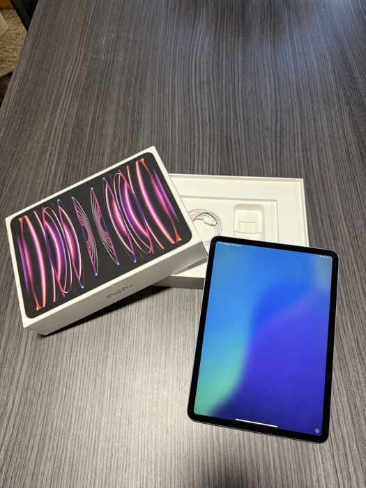 iPad Pro 11” M2 128GB Wi-Fi Space Gray + Caixa Original