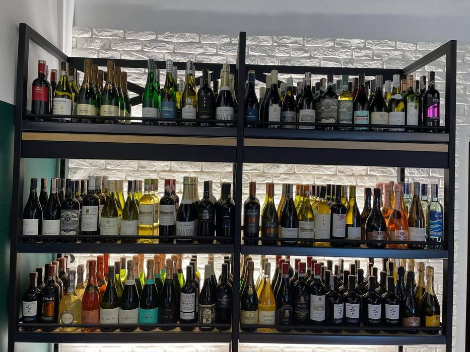 Regały sklepowe, regały na wino