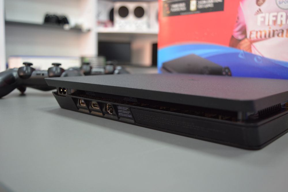 Sony PlayStation 4 Slim - FIFA EDITION