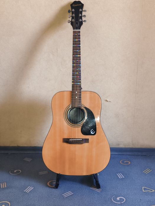 Акустична гітара Epiphone DR-100