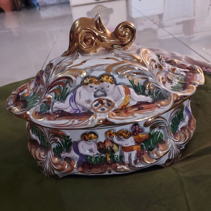 Terrina Elpa muito antiga