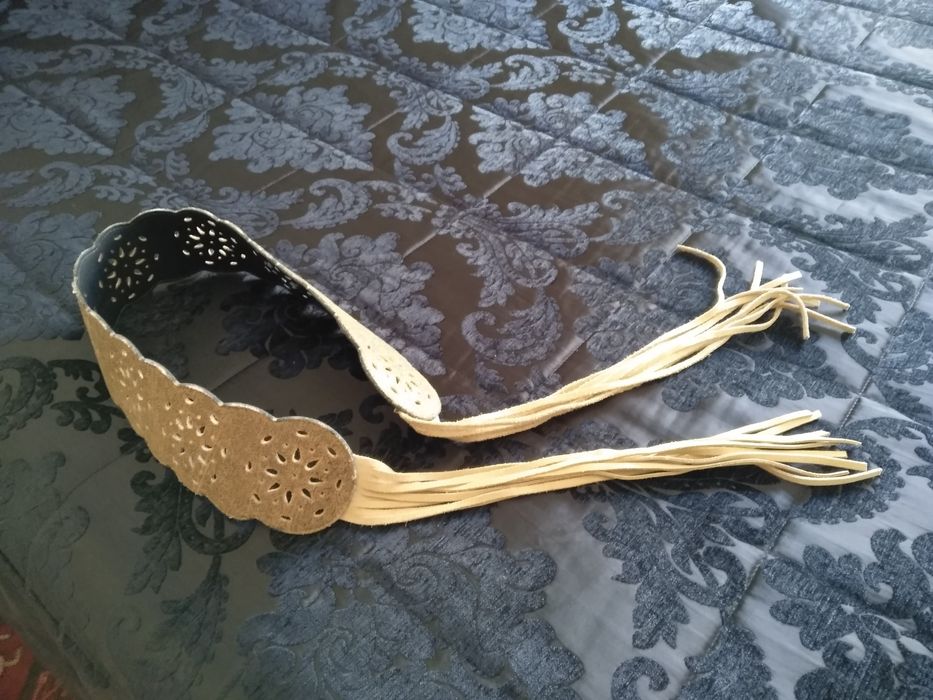 cinto castanho claro