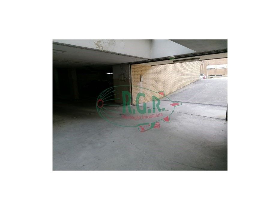 LUGAR DE GARAGEM - Centro de Valongo - Rua Amaro Lopes