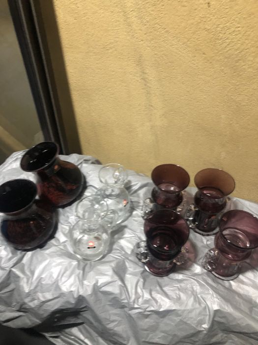 Jarras vidro escuro + canecas em branco