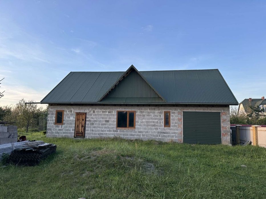 Продається будинок у смт Шкло