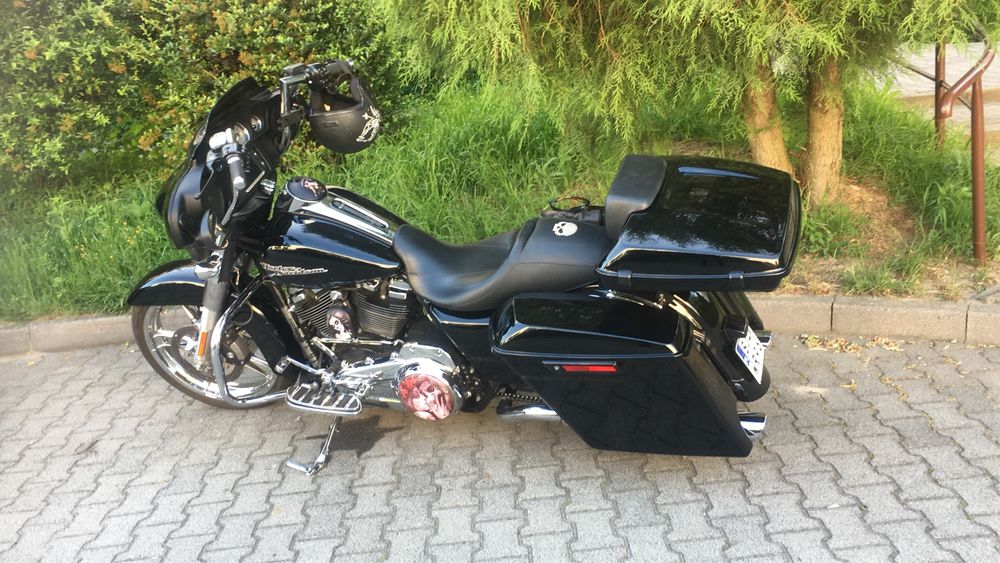 Harley Davidson Street Glide 124 cale 132 km.