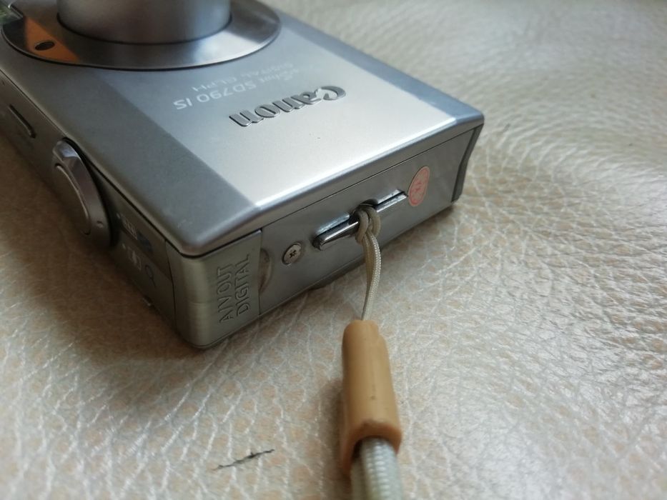 Фотоапарат Canon powershot SD790 is.