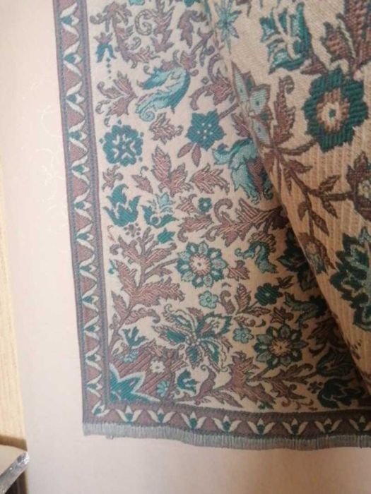 Покрывало двухцветное.