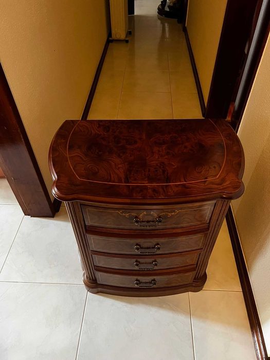 Mobília de Quarto Completa em Cerejeira com Embutidos