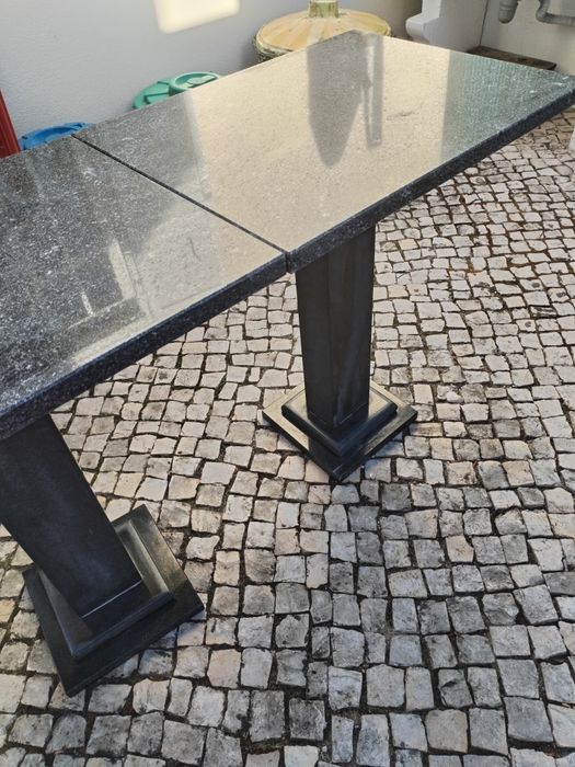 Mesa de Jardim / Exterior 100% Granito Escuro - Valor: 99,99€ (BAIXA DE PREÇO EXCEPCIONALMENTE Hj 26/07/2026 ATÉ 28/07/2026)