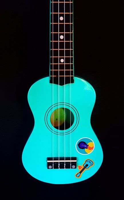 Ukelele pastelowy turkus