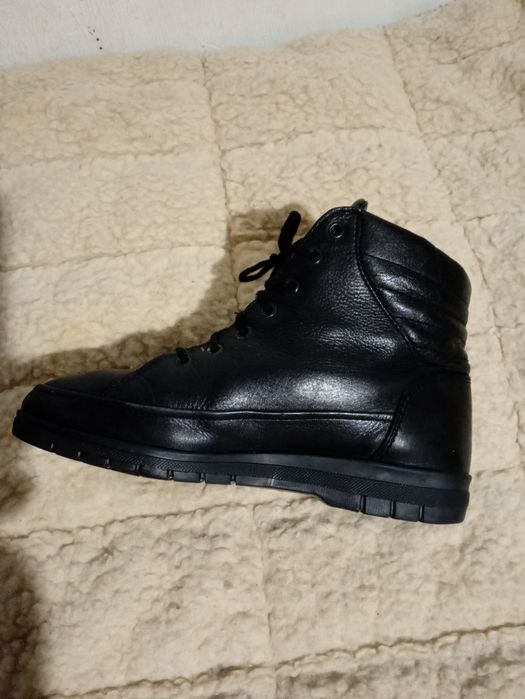 Чоловічі зимові черевики.Кожані нові мєх  натуральна овчина .42 розмір