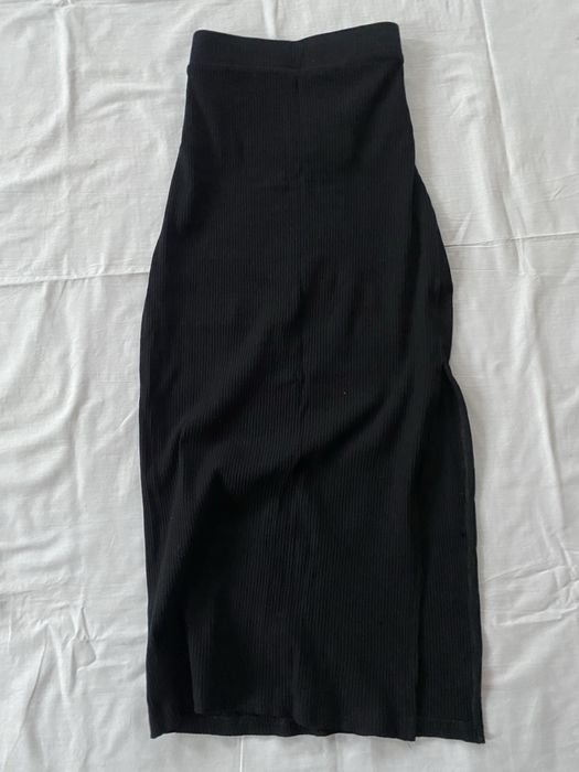 Спідниця в рубчик тянеться reserved