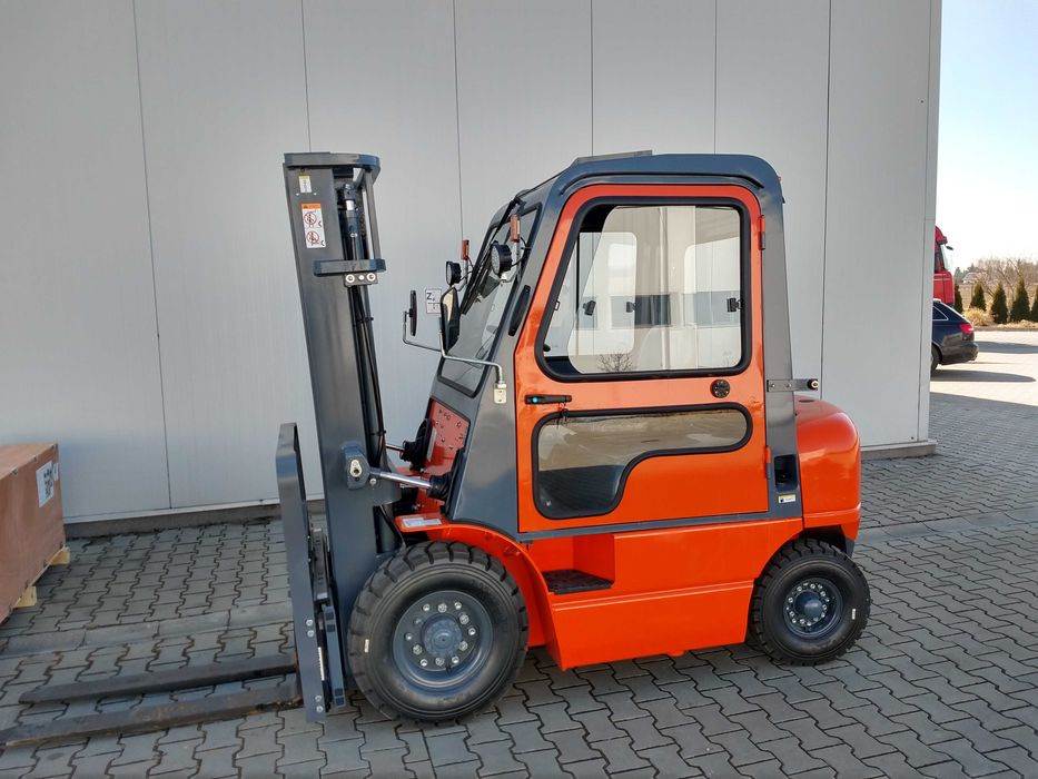 Wózek Widłowy Spalinowy 2,0t Maszt 3,3 Pełna Kabina