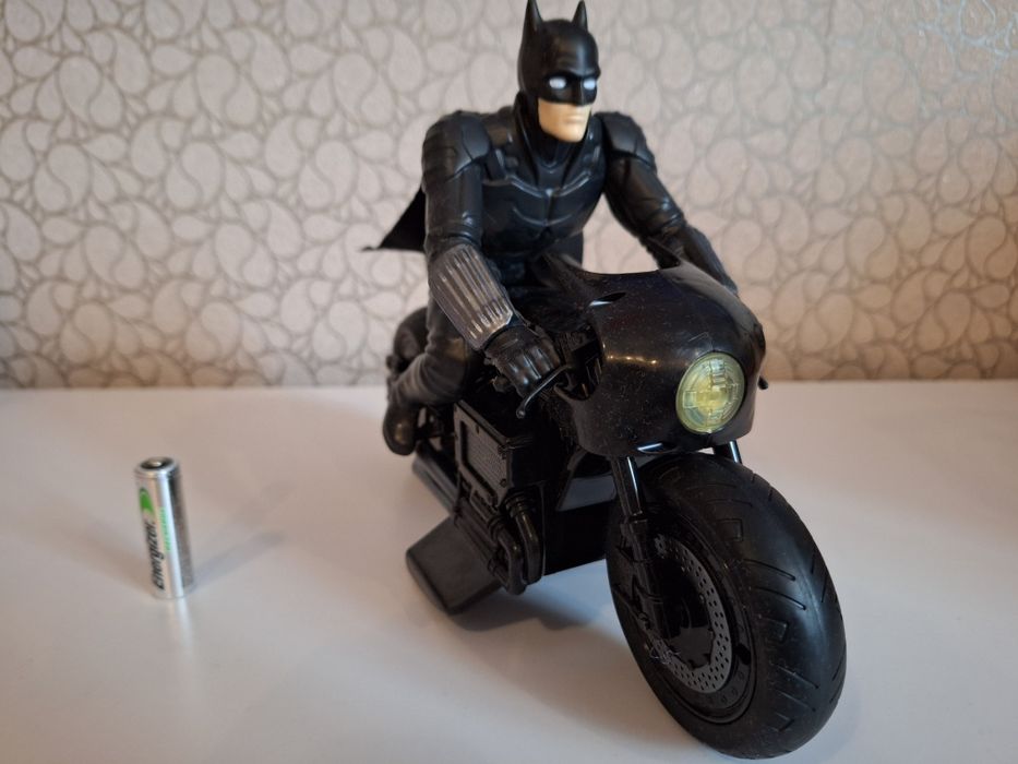 Фігурки супергероїв