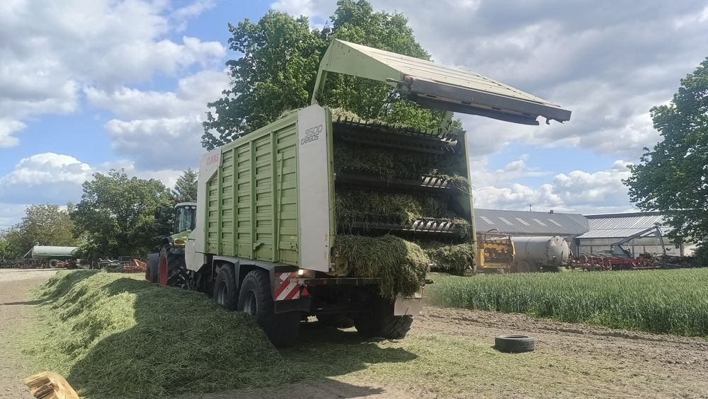 Przyczepa samozbierająca Claas Cargos 9500