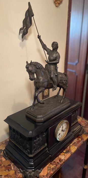 Relógio de Lareira Francês Antigo – Mármore e Bronze – Séc. XIX – Mecanismo Paris