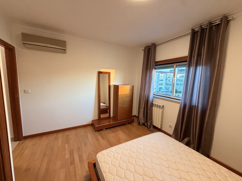 Arrenda-se quartos ou suite (quarto com wc exclusivo) no centro de Leiria, alguns  com ar condicionado e aquecimento central