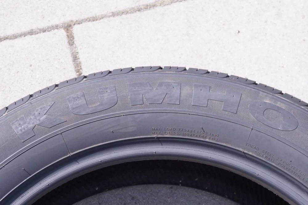 2X KUMHO SOLUS KH16 225/55/19 99H