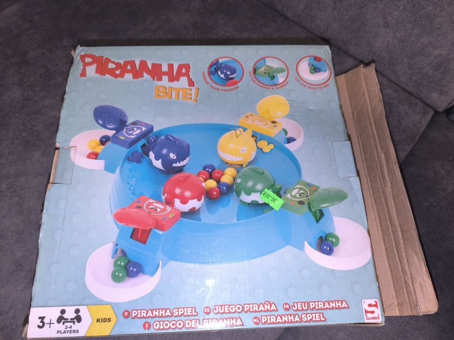 Gra zręcznościowa głodne piranie.