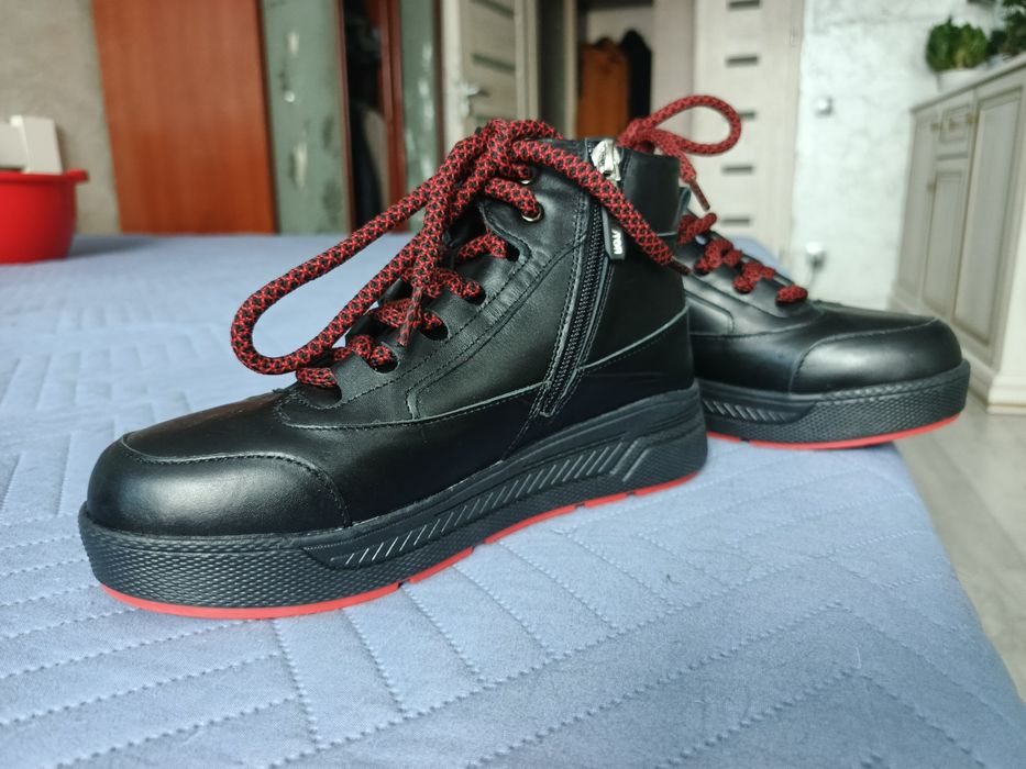 Зимові черевики для хлопчика