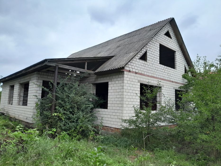 Продам недобудований будинок