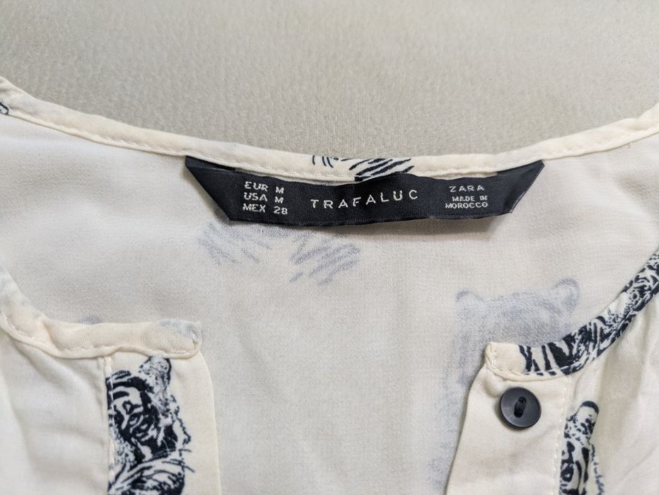 Blusa com padrão da Zara