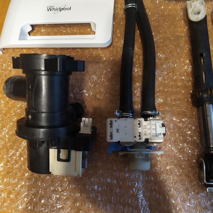 Części różne do pralki Whirlpool typu AWO/C , AWO/D.