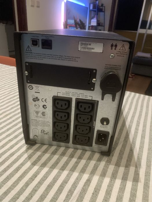 APC Smart-UPS, 230V, 8 Tomadas (SMT1500I)