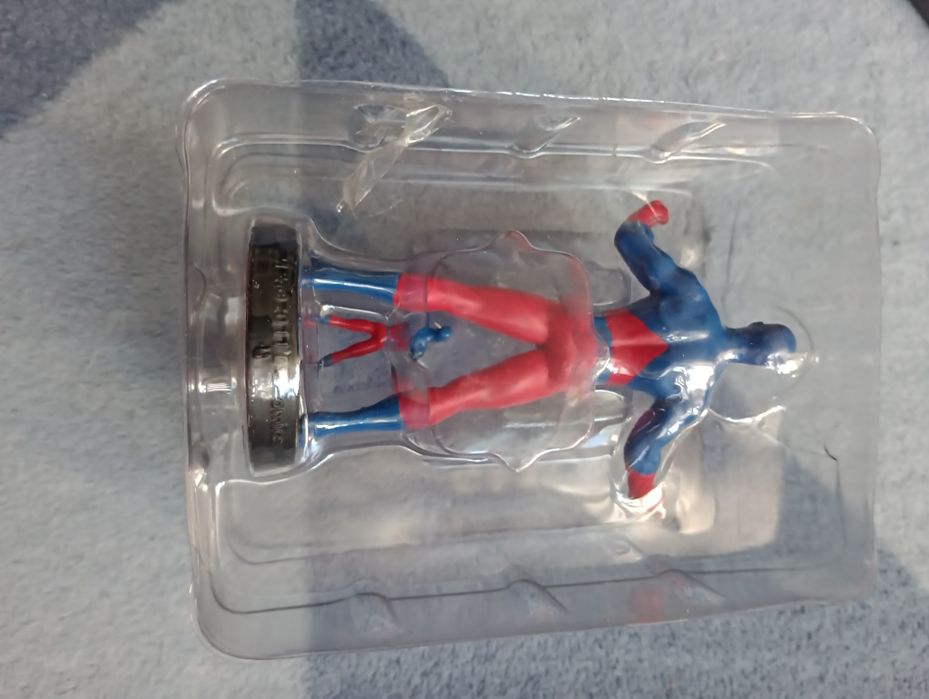 Figurka dc atom .