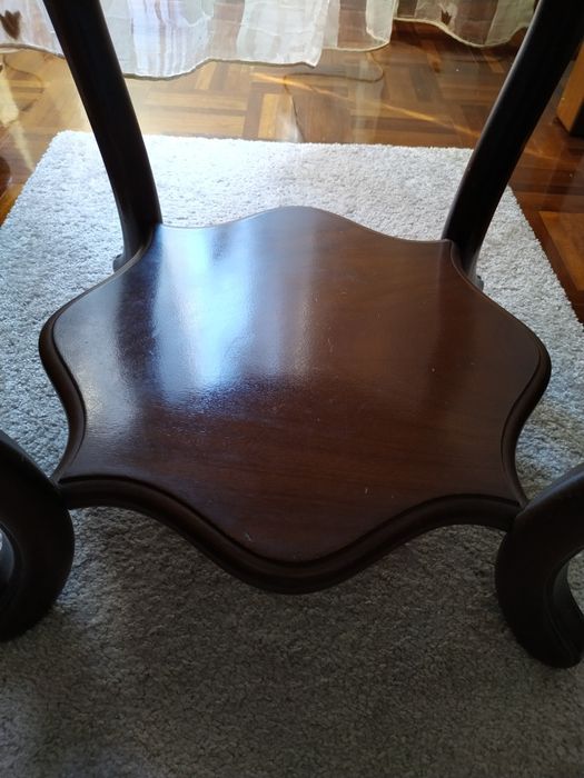 Mesa Pequena em madeira