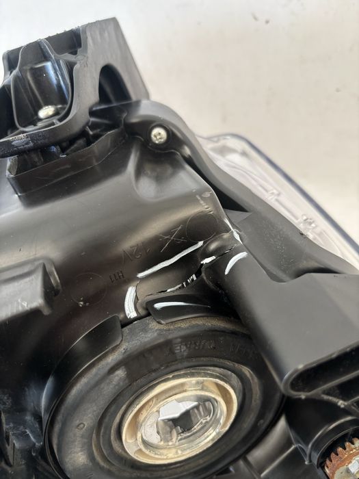 Toyota Corolla E16 13-16 lampa lewy przód lewa przednia