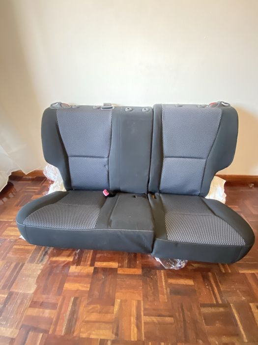 Bancos Traseiros TOYOTA AURIS Active NOVOS 2009