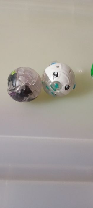 Brinquedos de arena.