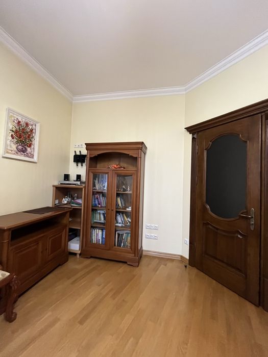 Авторський Будинок з Басейном та Укриттям - район Кварцу