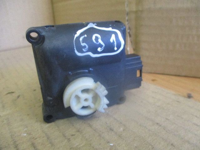 Motor da comporta da sofagem AUDI A6 (4F2, C6)