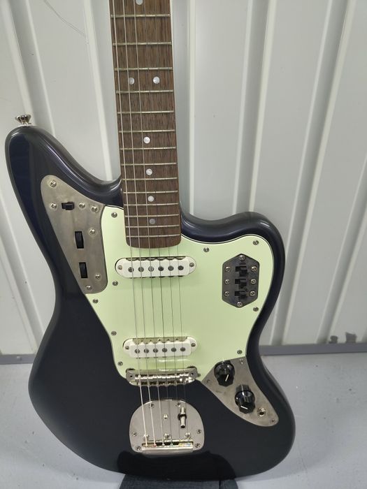 Guitarra Squier Jaguar Classic Vibe 60`s Charcoal Frost Metallic