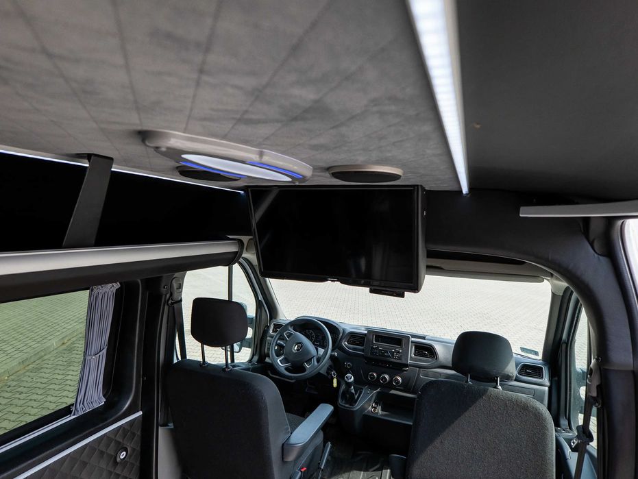 Wynajem VIP busa 9-osobowego Renault Master 2022r.